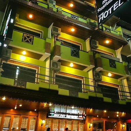 Max Residence Pattaya Bagian luar foto