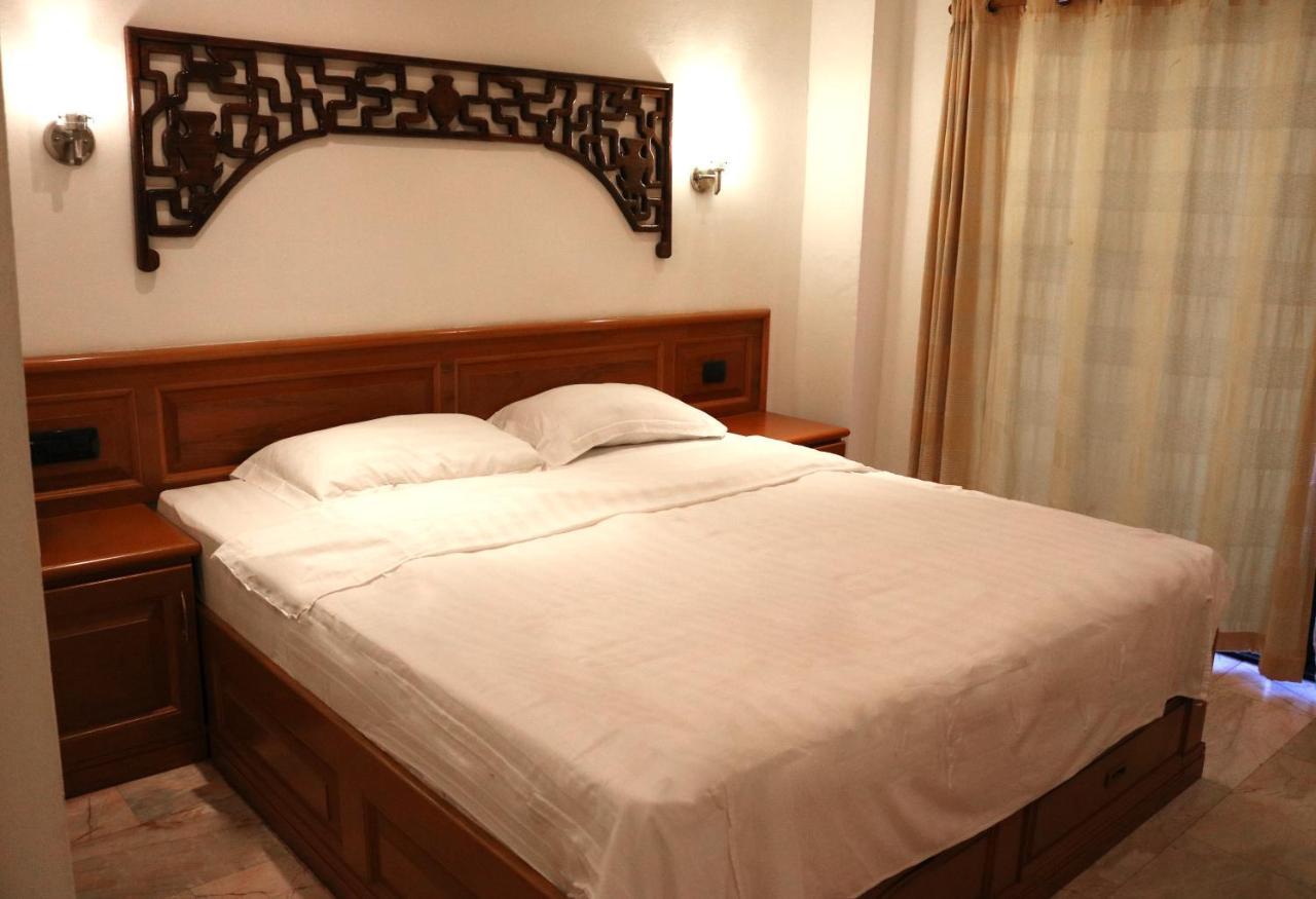 Max Residence Pattaya Bagian luar foto