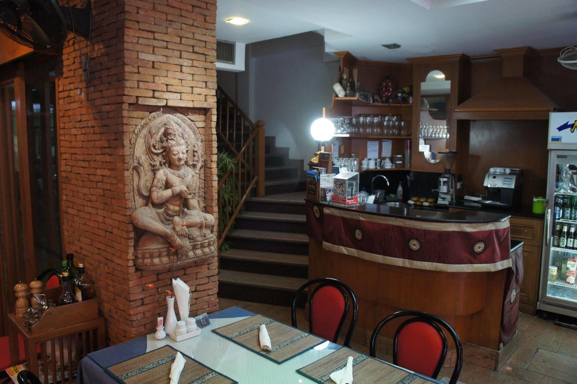 Max Residence Pattaya Bagian luar foto